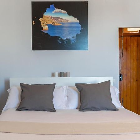 Seaview Apartment In Posillipo By Wonderful Italy Peschiera del Garda Bagian luar foto