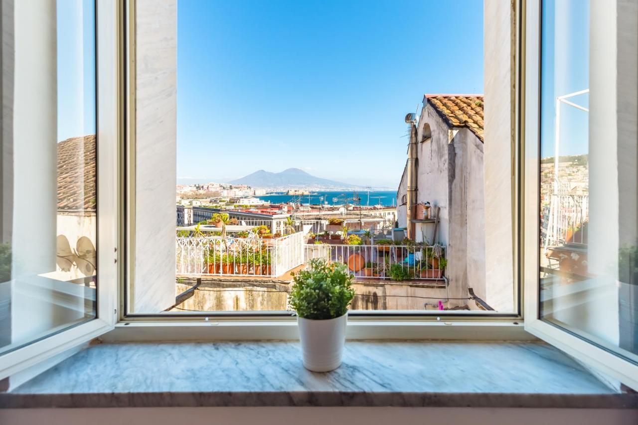 Seaview Apartment In Posillipo By Wonderful Italy Peschiera del Garda Bagian luar foto