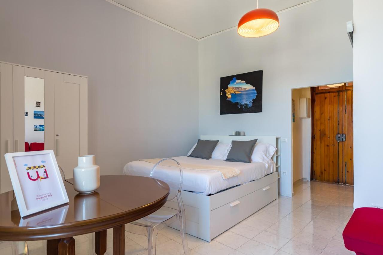 Seaview Apartment In Posillipo By Wonderful Italy Peschiera del Garda Bagian luar foto