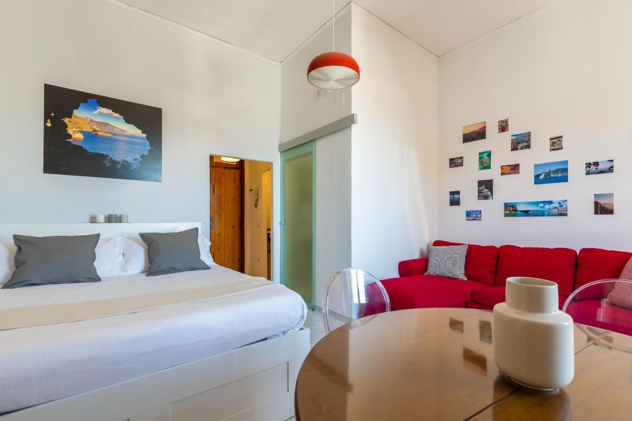 Seaview Apartment In Posillipo By Wonderful Italy Peschiera del Garda Bagian luar foto